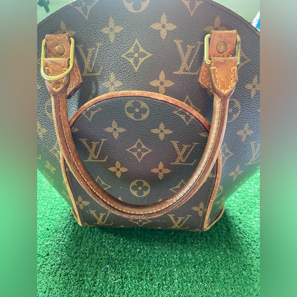 Extra pics. Authentic Louis Vuitton Bag - Picture 3 of 12